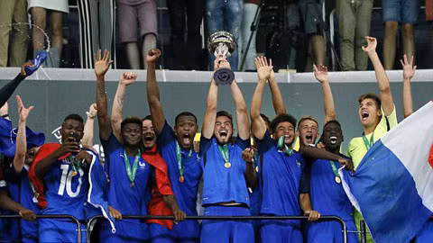 vui dap italia 4 0 phap vo dich u19 chau au