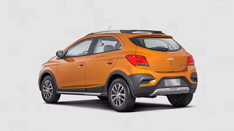 chevrolet ra mat xe crossover lai hatchback gia re moi