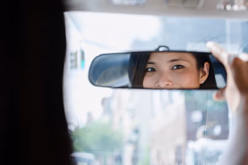 phia truoc phia sau tay lai deu la su song