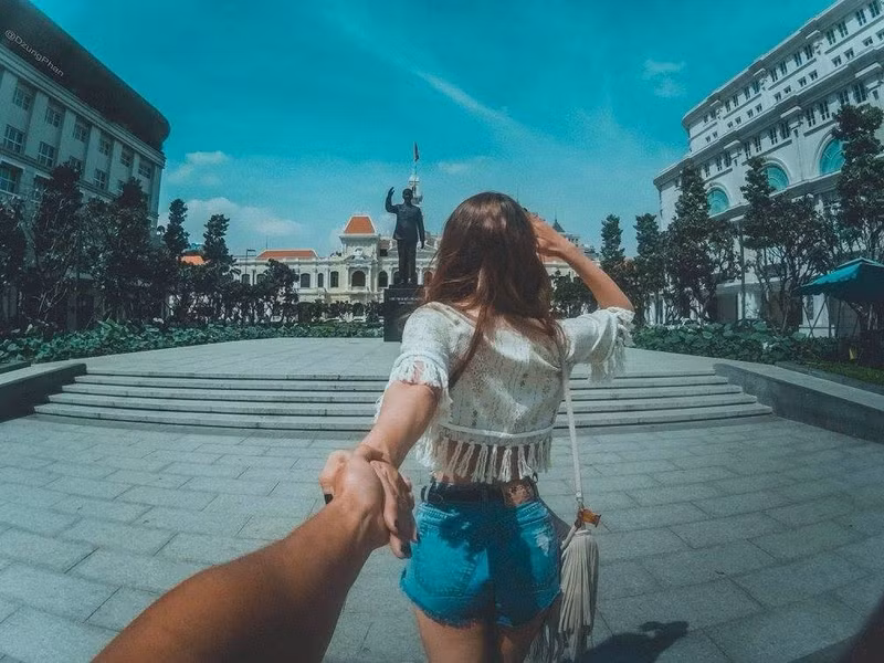 bo anh cuc hot cua cap doi viet nam tay nhau di khap the gian