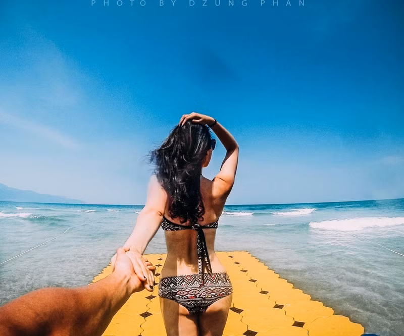 bo anh cuc hot cua cap doi viet nam tay nhau di khap the gian