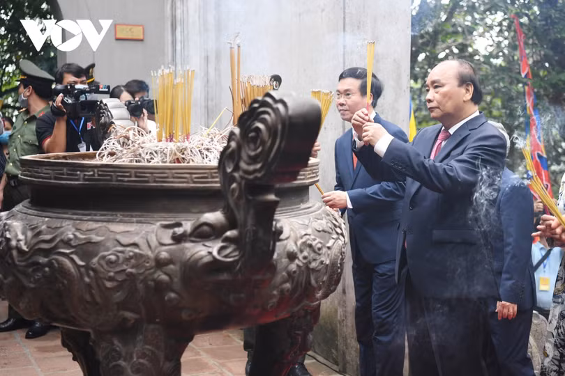 Lãnh đạo Đảng, Nhà nước dâng hương tưởng niệm các Vua Hùng