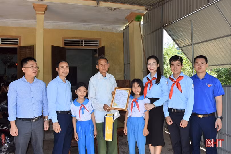 Thiếu nhi Hà Tĩnh tự hào truyền thống - Tiếp bước cha anh”