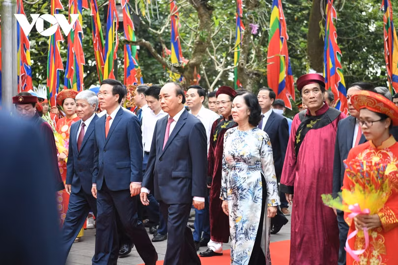 Lãnh đạo Đảng, Nhà nước dâng hương tưởng niệm các Vua Hùng