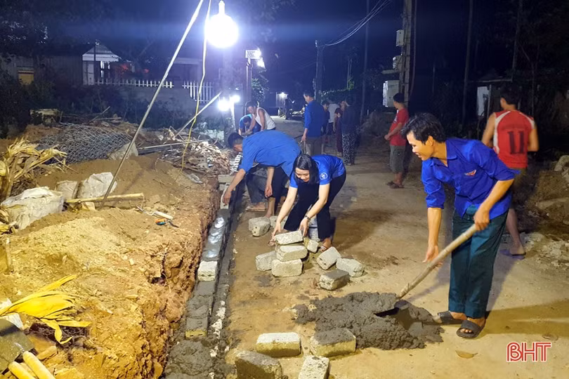 Bà con lương giáo ở Hà Tĩnh hiến đất mở rộng đường giao thông