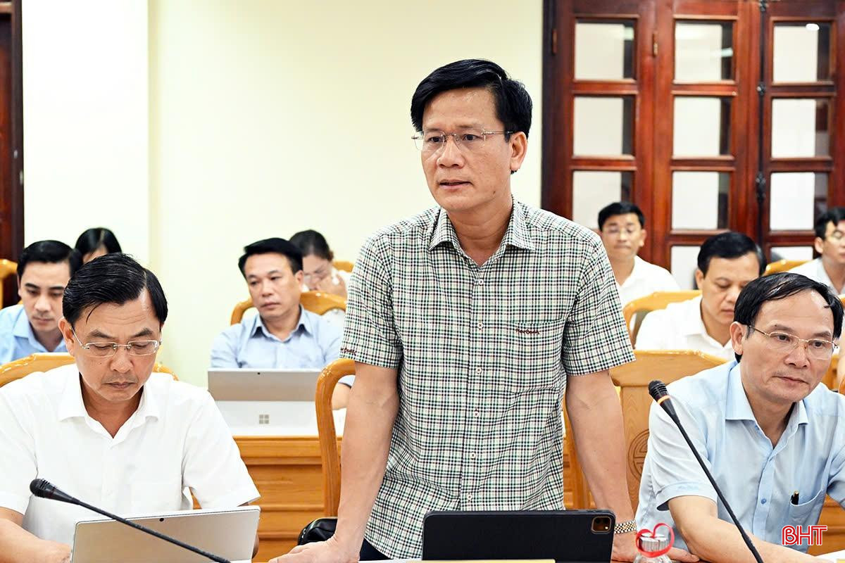 Giám đốc Sở Tài chính Trịnh Văn Ngọc thông tin các nội dung liên quan về nguồn vốn cho các chương trình MTTQ.