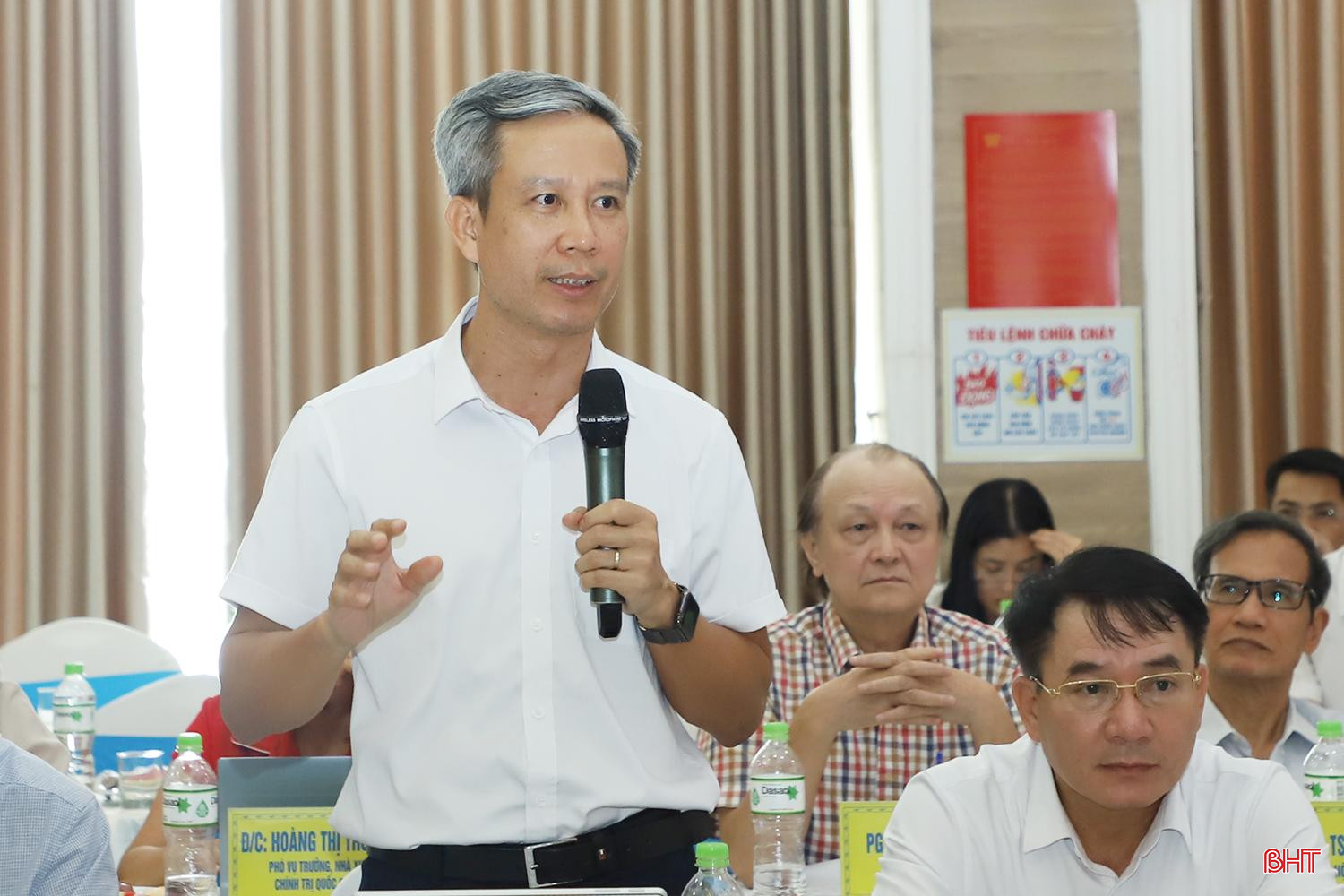 892.jpg