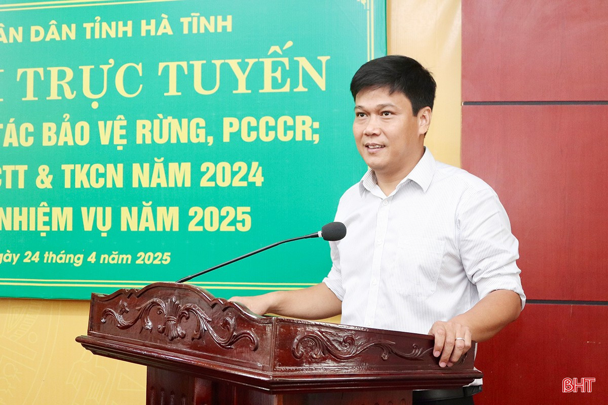 Ông Phạm Nguyễn Bính - Phó Giám đốc Sở NN&amp;MT báo cáo công tác BVR-PCCCR năm 2024, triển khai nhiệm vụ trong thời gian tới.