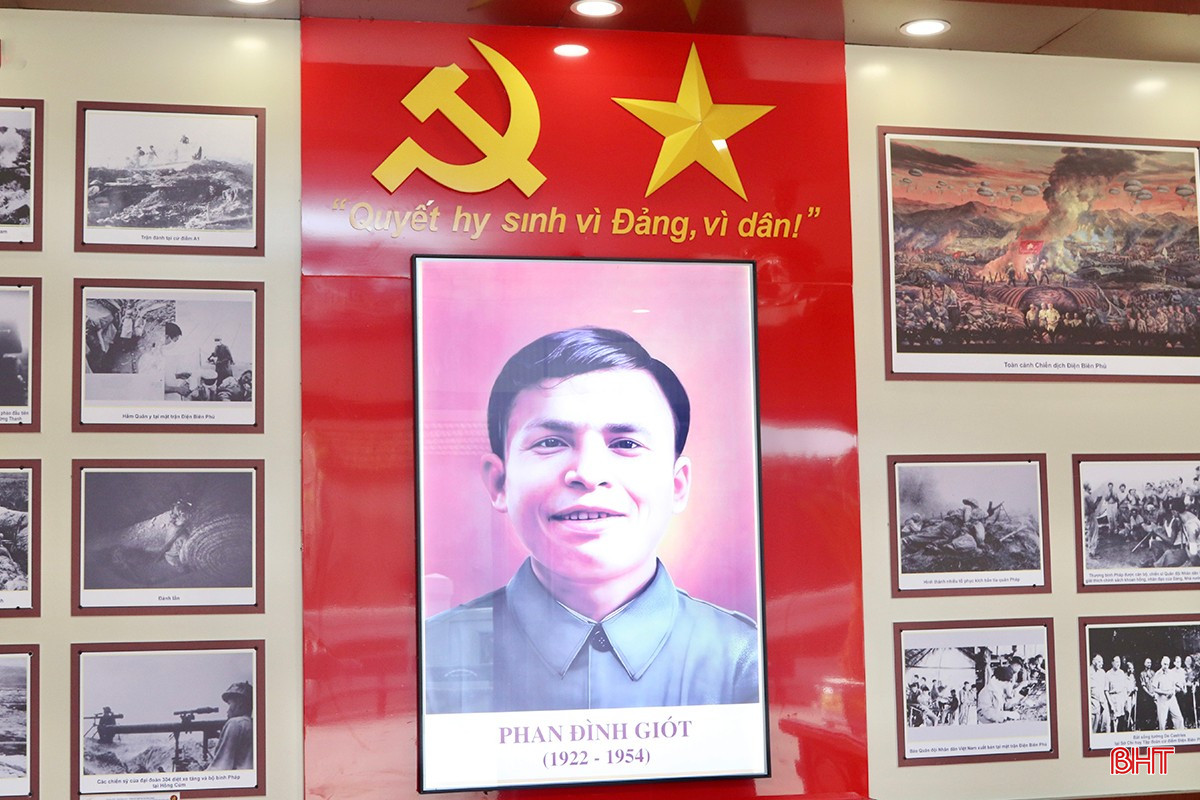 Anh hùng liệt sỹ Phan Đình Giót sinh năm 1922 tại thôn Vĩnh Yên (nay là Vĩnh Phú), xã Cẩm Quan, huyện Cẩm Xuyên. Xuất thân trong một gia đình nông dân nghèo, ông sớm tham gia cách mạng và gia nhập QĐND Việt Nam năm 1950. Trải qua nhiều chiến dịch lớn như: Trung Du, Hòa Bình, Tây Bắc, ông luôn thể hiện tinh thần chiến đấu dũng cảm, hoàn thành xuất sắc nhiệm vụ.