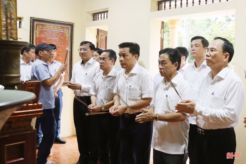 Lãnh đạo Quảng Nam, Đà Nẵng tri ân đồng chí Phan Văn Định và dâng hương các địa chỉ đỏ tại Hà Tĩnh