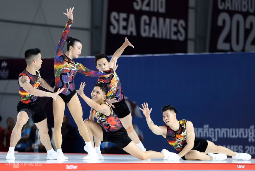 Việt Nam thâu tóm toàn bộ HC vàng Aerobic