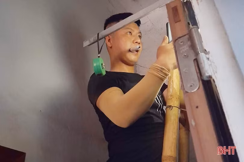 Thợ sửa điều hòa ở Hà Tĩnh: Tăng ca đến nửa đêm vẫn không hết việc