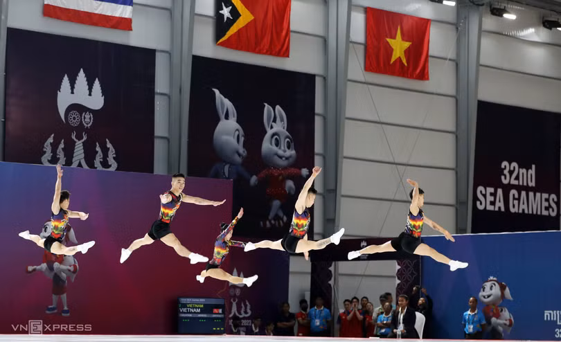 Việt Nam thâu tóm toàn bộ HC vàng Aerobic