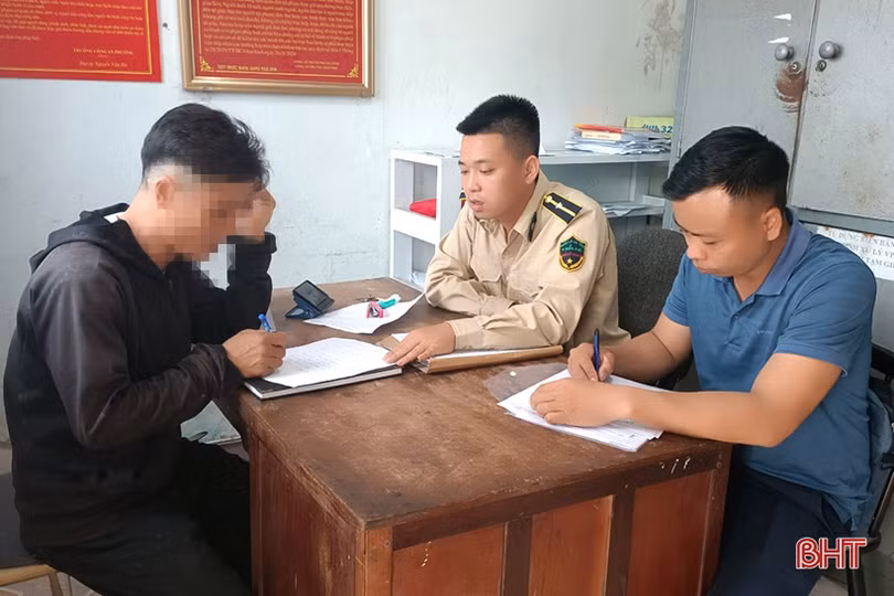 Phạt 5 triệu đồng đối tượng bẫy 200 con chim sẻ giữa trung tâm thành phố