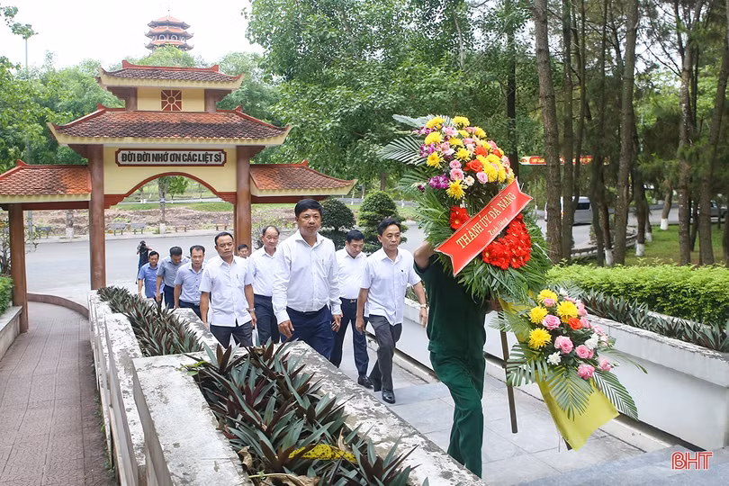 Lãnh đạo Quảng Nam, Đà Nẵng tri ân đồng chí Phan Văn Định và dâng hương các địa chỉ đỏ tại Hà Tĩnh
