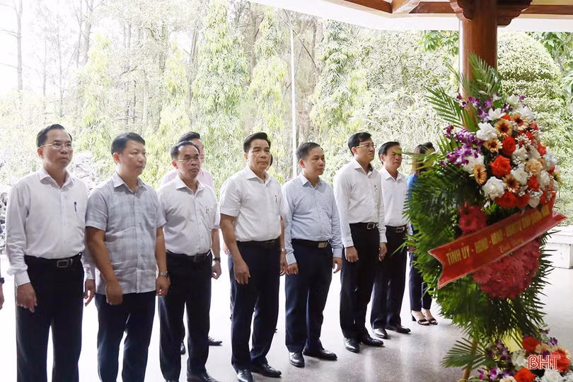 Lãnh đạo Quảng Nam, Đà Nẵng tri ân đồng chí Phan Văn Định và dâng hương các địa chỉ đỏ tại Hà Tĩnh