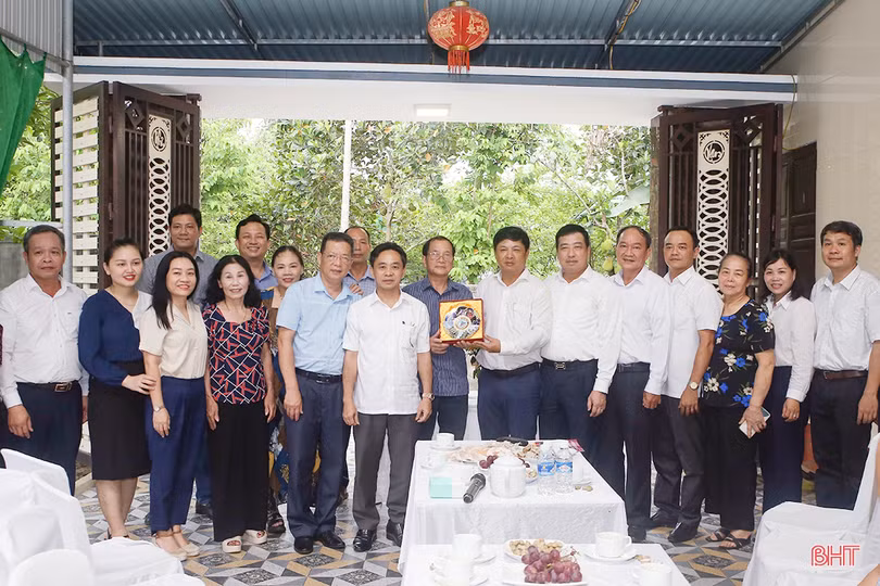 Lãnh đạo Quảng Nam, Đà Nẵng tri ân đồng chí Phan Văn Định và dâng hương các địa chỉ đỏ tại Hà Tĩnh