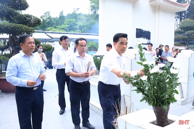 Lãnh đạo Quảng Nam, Đà Nẵng tri ân đồng chí Phan Văn Định và dâng hương các địa chỉ đỏ tại Hà Tĩnh