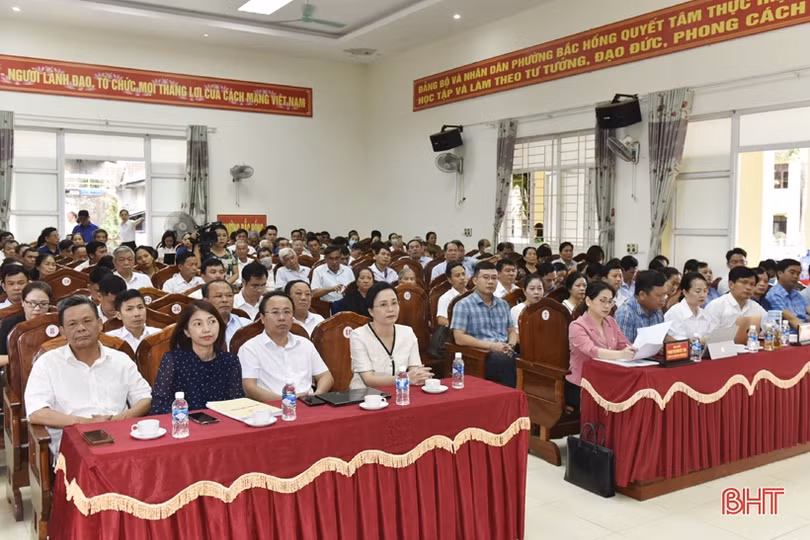 Cử tri TX Hồng Lĩnh đề nghị tăng cường đấu tranh, phòng chống tham nhũng 