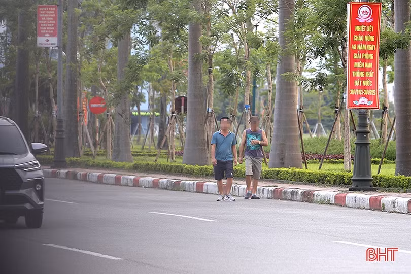 Nhiều người tham gia giao thông đi... nhầm đường ở TP Hà Tĩnh!