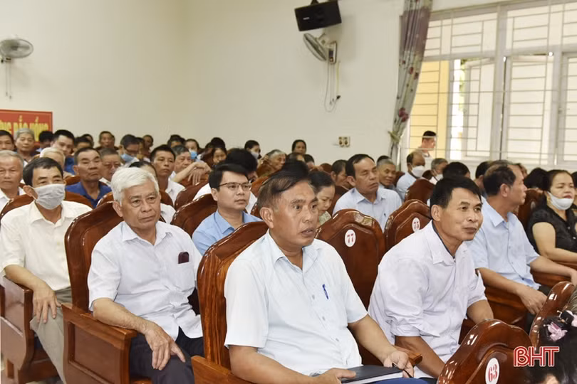 Cử tri TX Hồng Lĩnh đề nghị tăng cường đấu tranh, phòng chống tham nhũng 