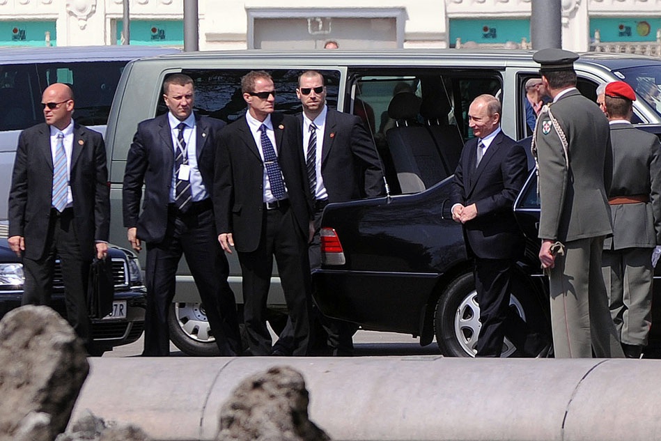 Bí ẩn “hàng rào sống” 4 lớp bảo vệ Tổng thống Nga Putin