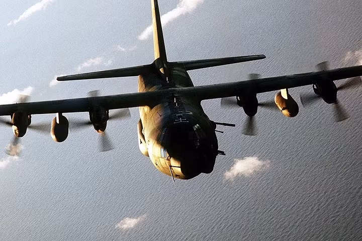 Hình ảnh máy bay cường kích sát thủ AC 130 khét tiếng của Mỹ