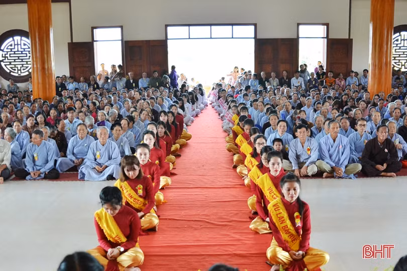 Nghẹn ngào tiếng kinh Vu lan...