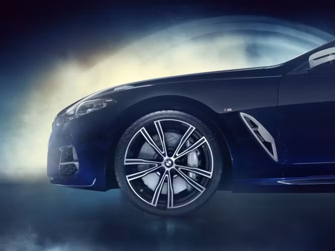 BMW 8 Series trở nên độc đáo với các chi tiết bằng thiên thạch