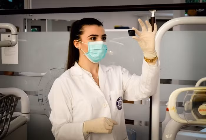 Nghe nha sĩ tiết lộ các cách đơn giản ai cũng có thể làm để ngăn ngừa sâu răng