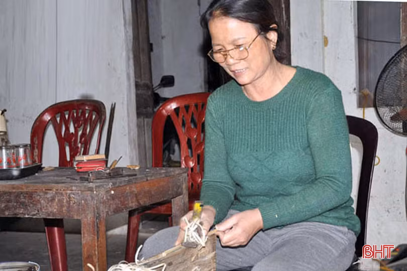 Làng làm đũa Phúc Trạch thâu đêm chuẩn bị hàng tết