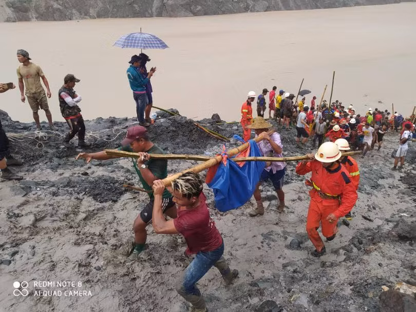 Hiện trường vụ sạt lở mỏ ngọc bích khiến hơn 100 người thiệt mạng ở Myanmar