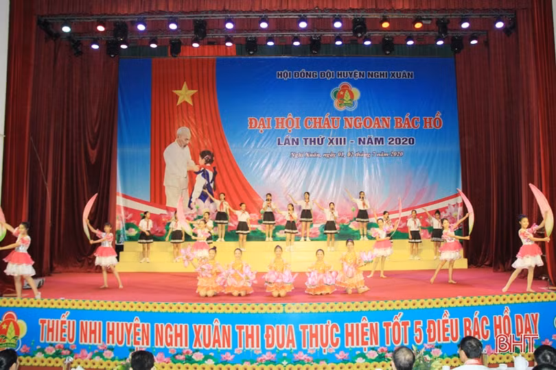 Nghi Xuân, Kỳ Anh tuyên dương cháu ngoan Bác Hồ