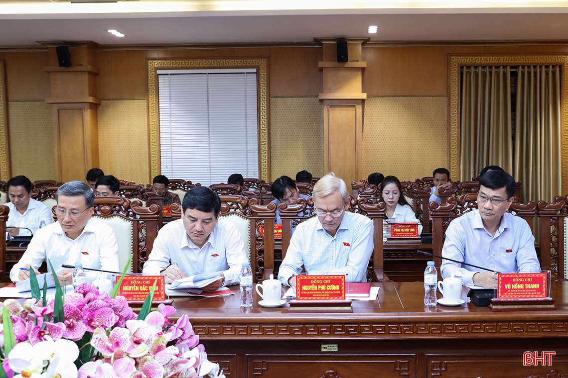 Chủ tịch Quốc hội Vương Đình Huệ làm việc với Ban Thường vụ Tỉnh ủy Hà Tĩnh