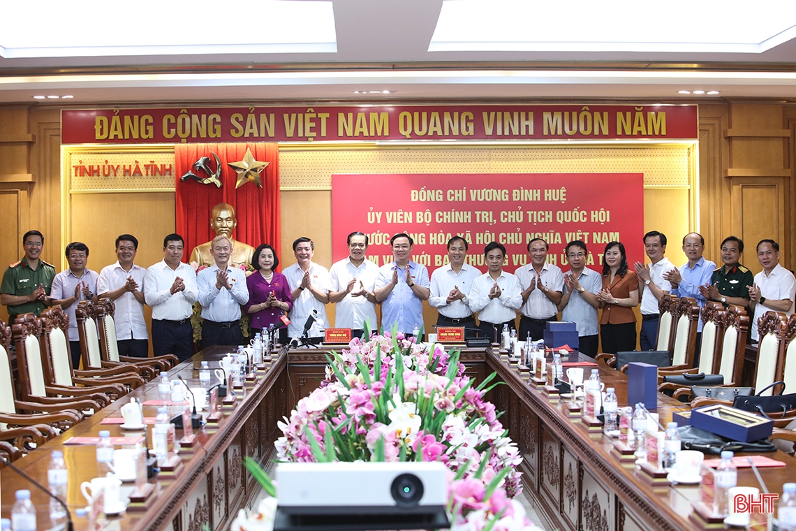 Chủ tịch Quốc hội Vương Đình Huệ làm việc với Ban Thường vụ Tỉnh ủy Hà Tĩnh
