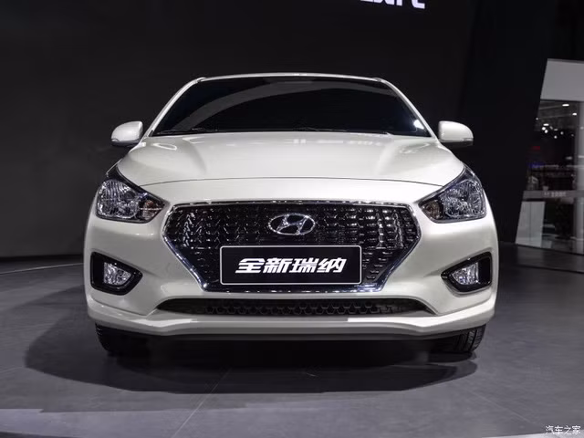 phien ban binh dan cua hyundai accent duoc bay ban voi gia chua den 180 trieu dong