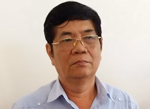 cach het chuc vu trong dang cua ong nguyen phong quang va nguyen anh dung