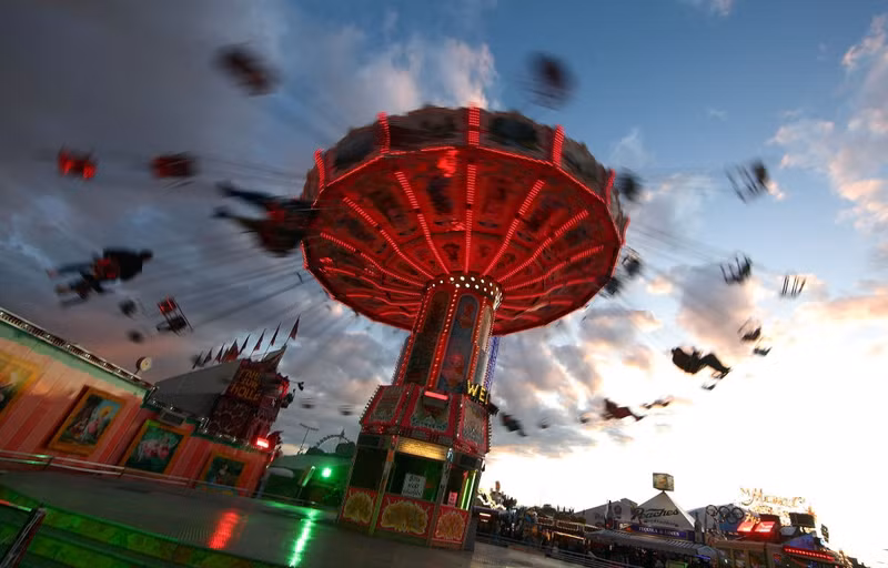 soi dong le hoi bia oktoberfest vua khai mac tai duc