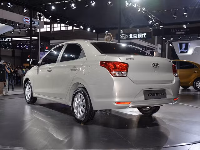 phien ban binh dan cua hyundai accent duoc bay ban voi gia chua den 180 trieu dong