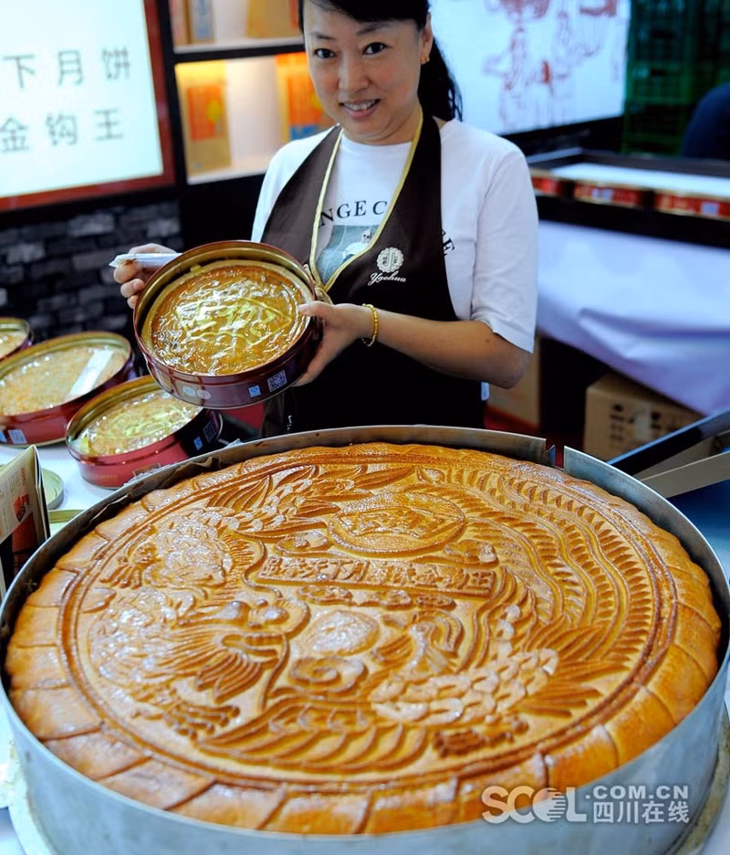 photo banh trung thu doc dao dep mat tai trien lam mid autumn food expo