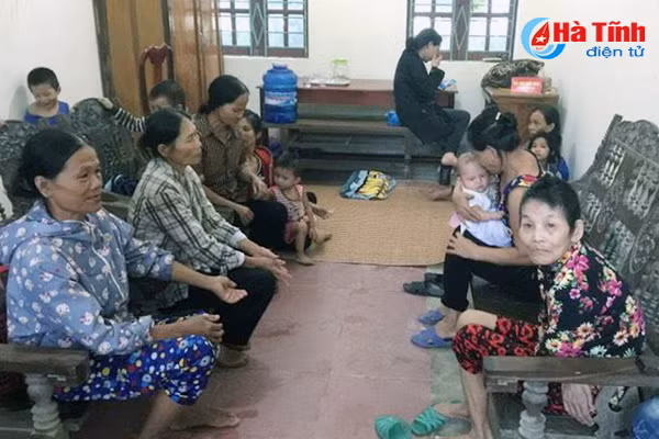 video ha tinh gio van vu mua ngut troi truoc gio bao do
