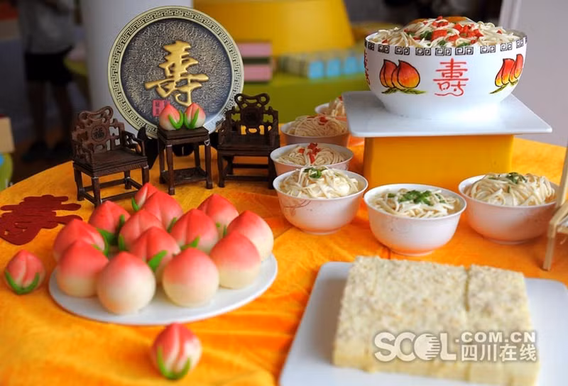 photo banh trung thu doc dao dep mat tai trien lam mid autumn food expo