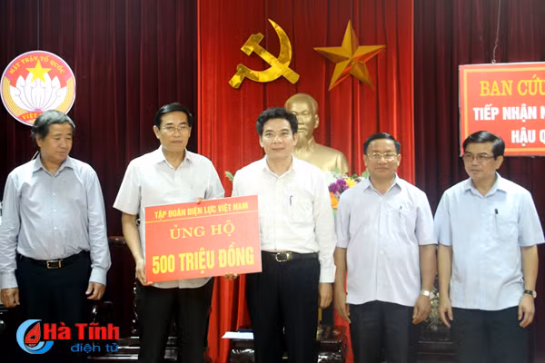 cac doanh nghiep trung uong trao hon 4 1 ty ho tro dong bao ha tinh