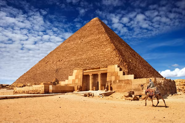thuc hu mat that ben trong ky quan bi an the gioi kim tu thap giza
