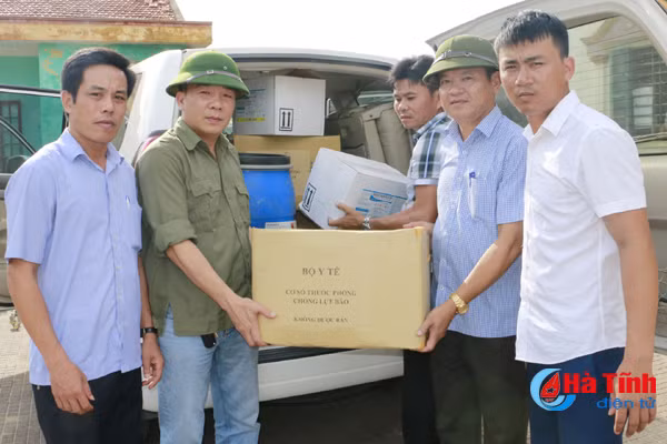chung tay khac phuc hau qua con bao so 10