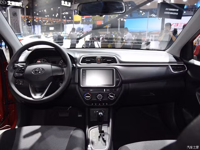 phien ban binh dan cua hyundai accent duoc bay ban voi gia chua den 180 trieu dong
