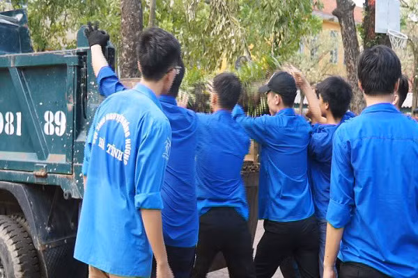 chung tay khac phuc hau qua con bao so 10