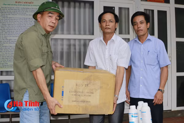 chung tay khac phuc hau qua con bao so 10