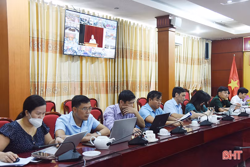 Đẩy mạnh tuyên truyền người dân tiêm vắc-xin phòng, chống COVID-19