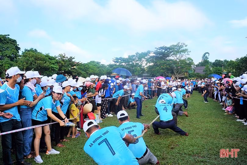Hơn 500 vận động viên tham gia Đại hội Thể dục Thể thao huyện Hương Khê lần thứ IX